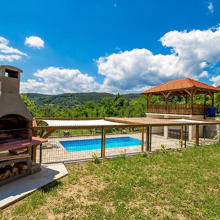 1 Bedroom Beautiful Apartment In Rakovica Exterior foto