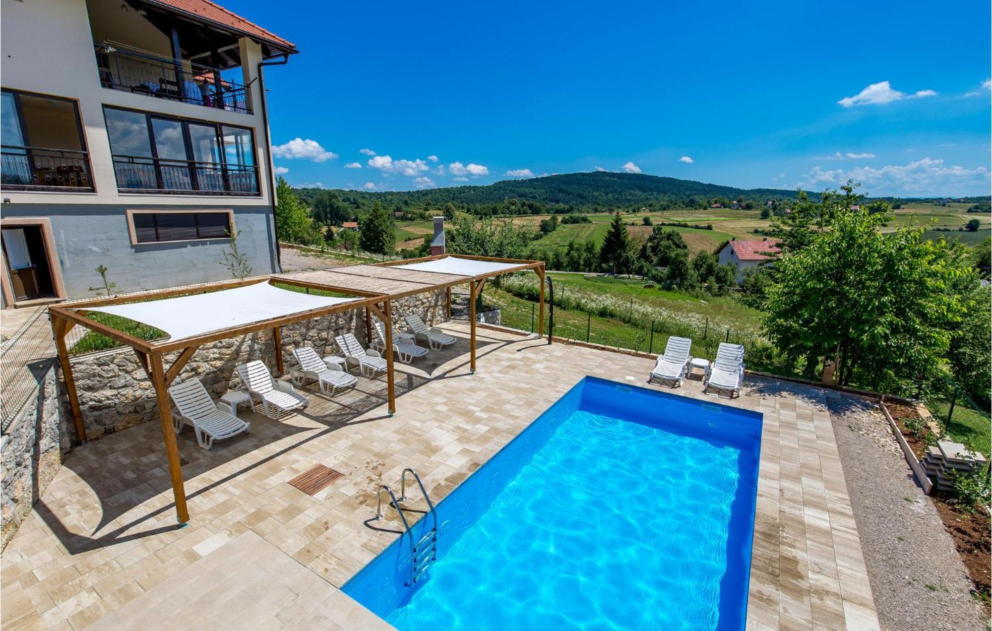 1 Bedroom Beautiful Apartment In Rakovica Exterior foto