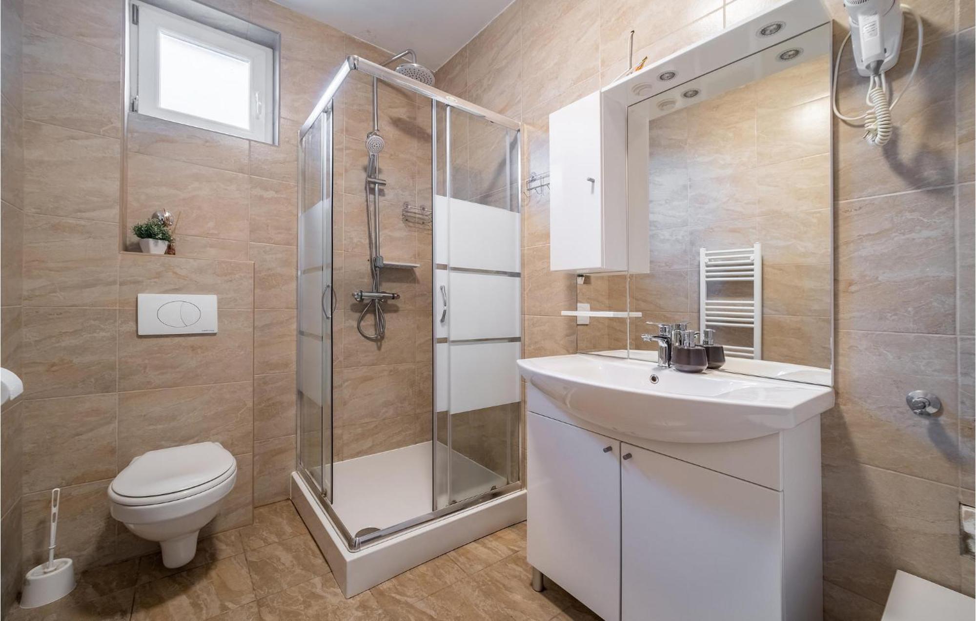 1 Bedroom Beautiful Apartment In Rakovica Exterior foto
