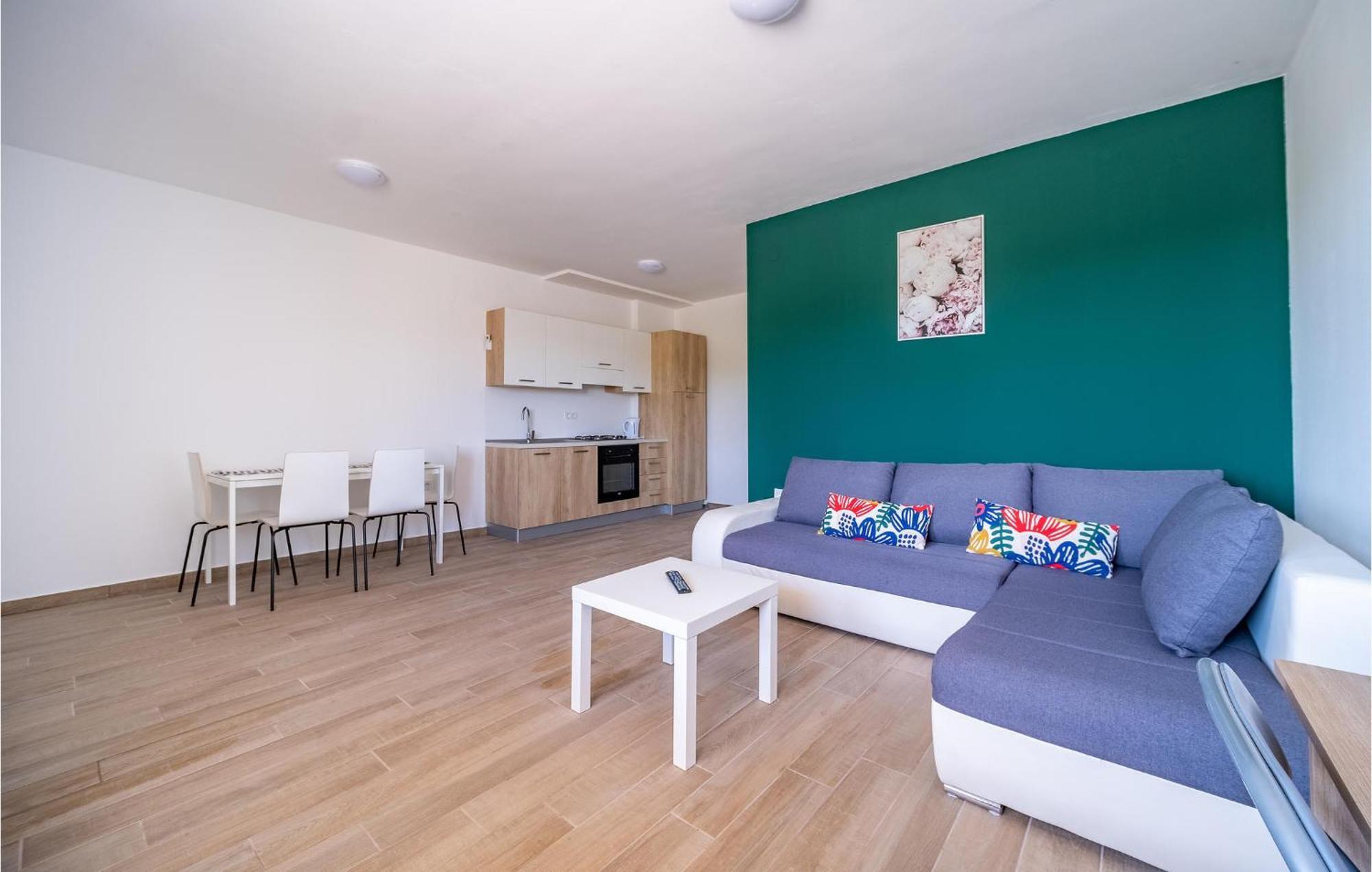 1 Bedroom Beautiful Apartment In Rakovica Exterior foto