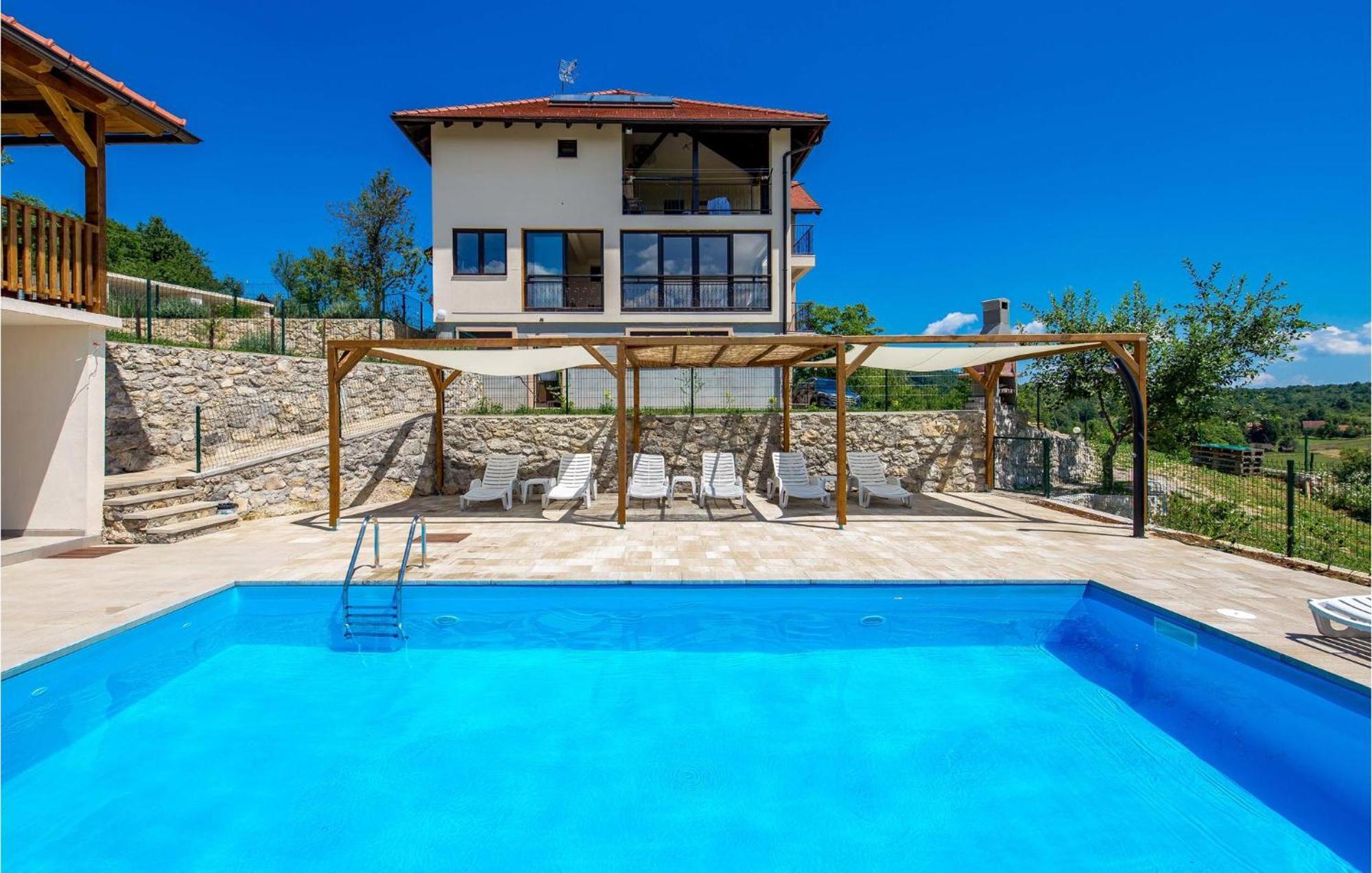 1 Bedroom Beautiful Apartment In Rakovica Exterior foto