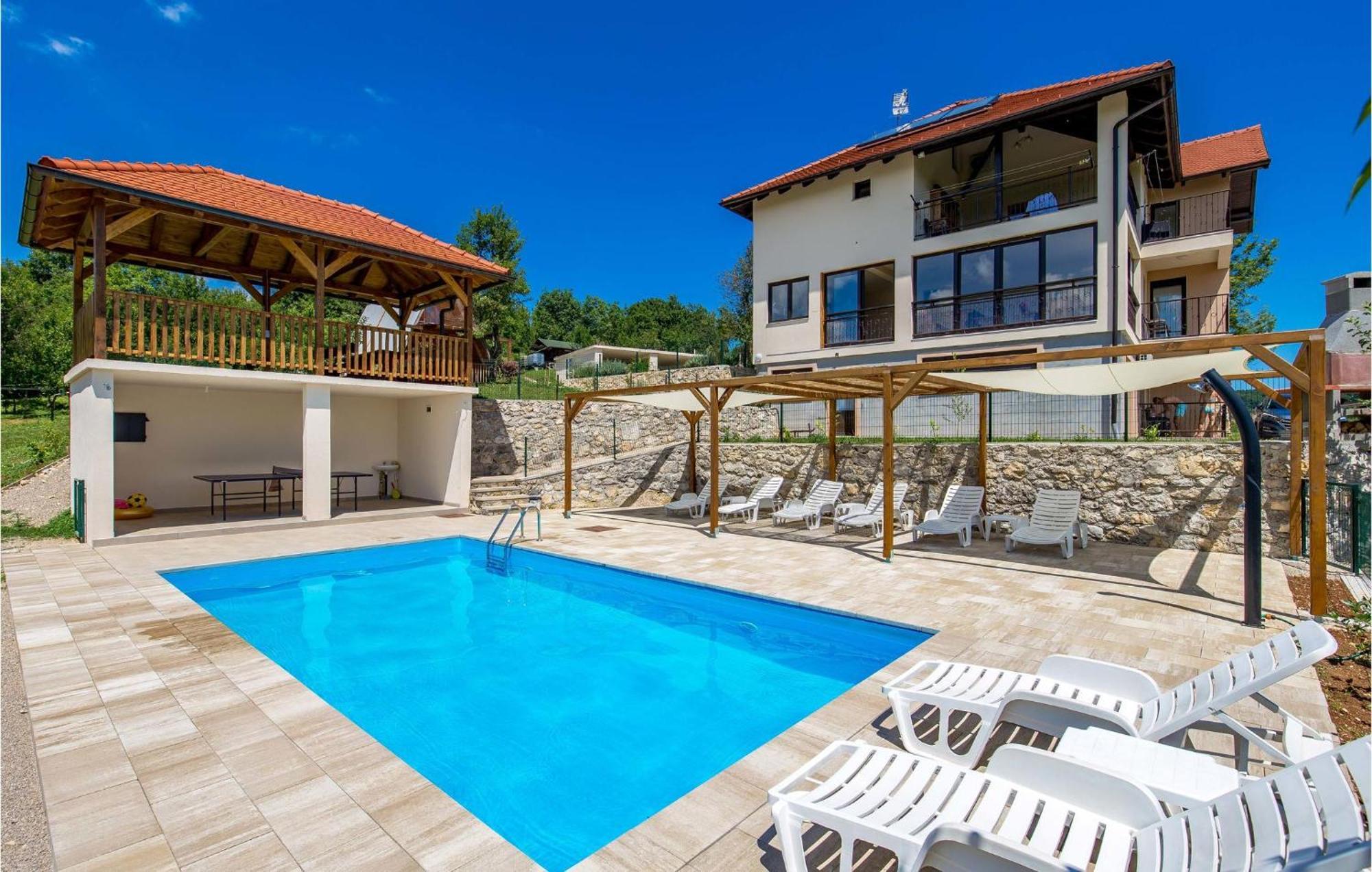 1 Bedroom Beautiful Apartment In Rakovica Exterior foto